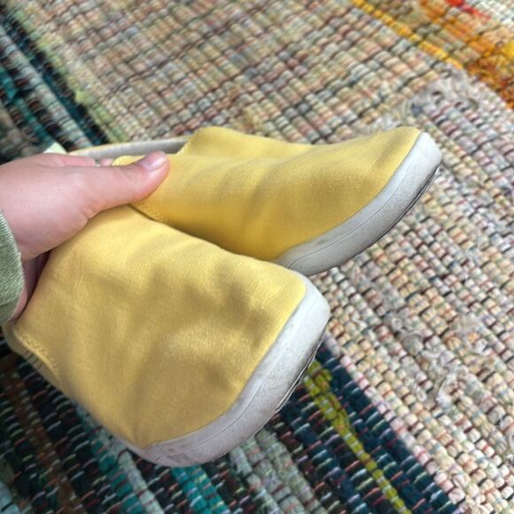VIONIC Marshall Yellow Slip-On Shoes women’s 7.5 Beach shoes flat sneaker - Picture 7 of 8